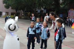 校长课《五马送春